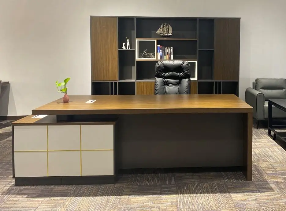 重慶辦公家具選購(gòu)指南：老板桌材質(zhì)怎么選？