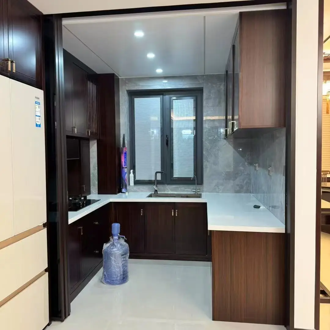 盤點(diǎn)定制化實(shí)木櫥柜生產(chǎn)廠，哪家性價(jià)比高？